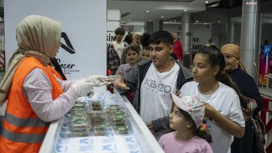 Mersin'de Kadir Gecesinde 10 bin paket lokma tatlısı dağıtıldı