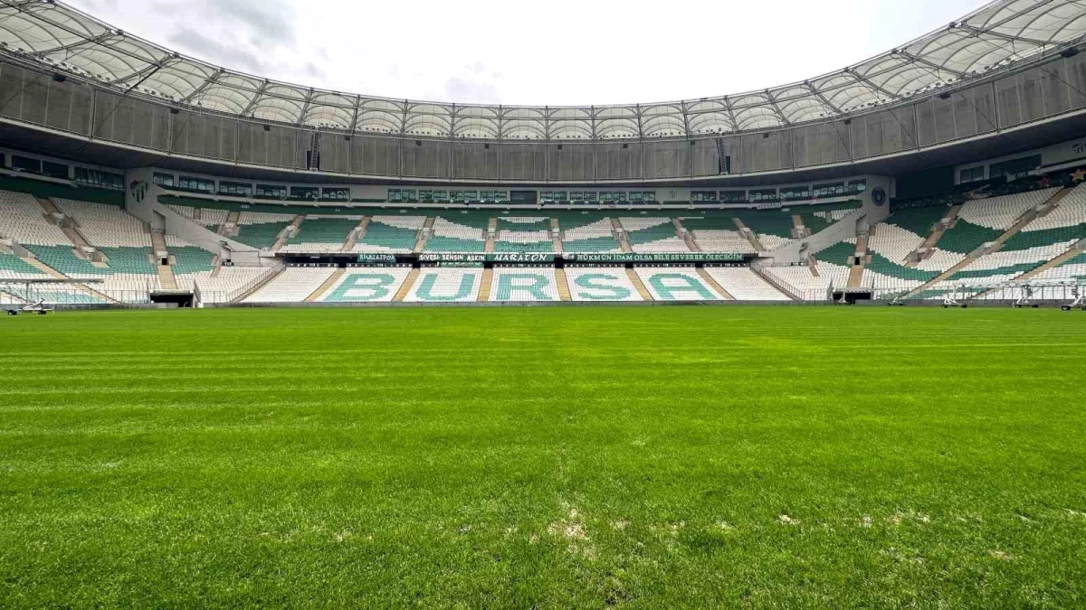 Timsah Park'ın zeminiyle ilgili sorun nedeniyle Bursaspor-Yeni Mersin İdman Yurdu maçı Minareli Çavuş Spor Tesisleri'nde oynanacak