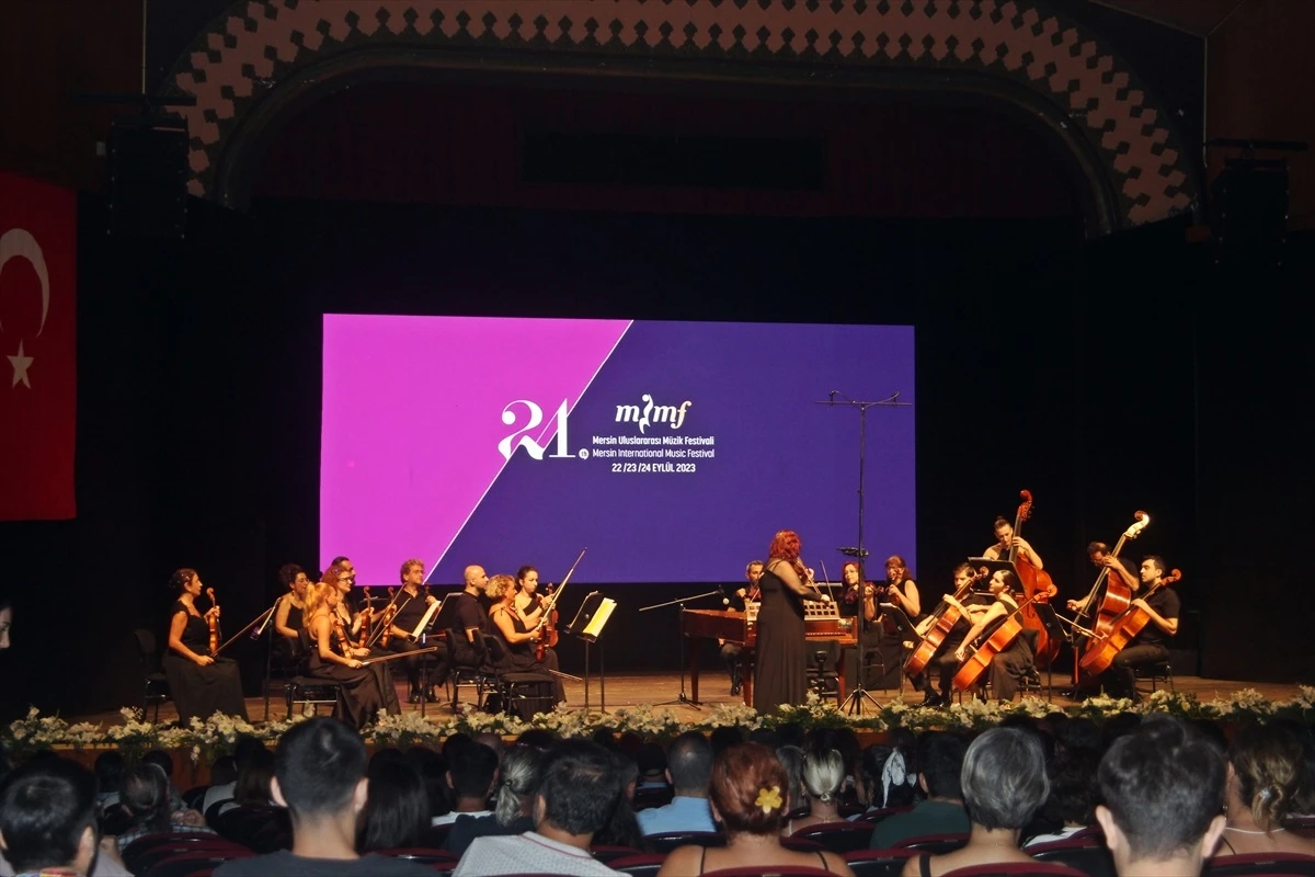 Güney Koreli Keman Virtüözü Soyoung Yoon Mersin'de Konser Verdi