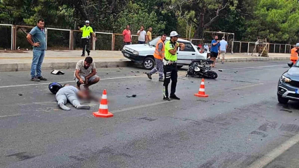 Mersin'de motosiklet otomobile çarptı, Rus sürücü ağır yaralandı