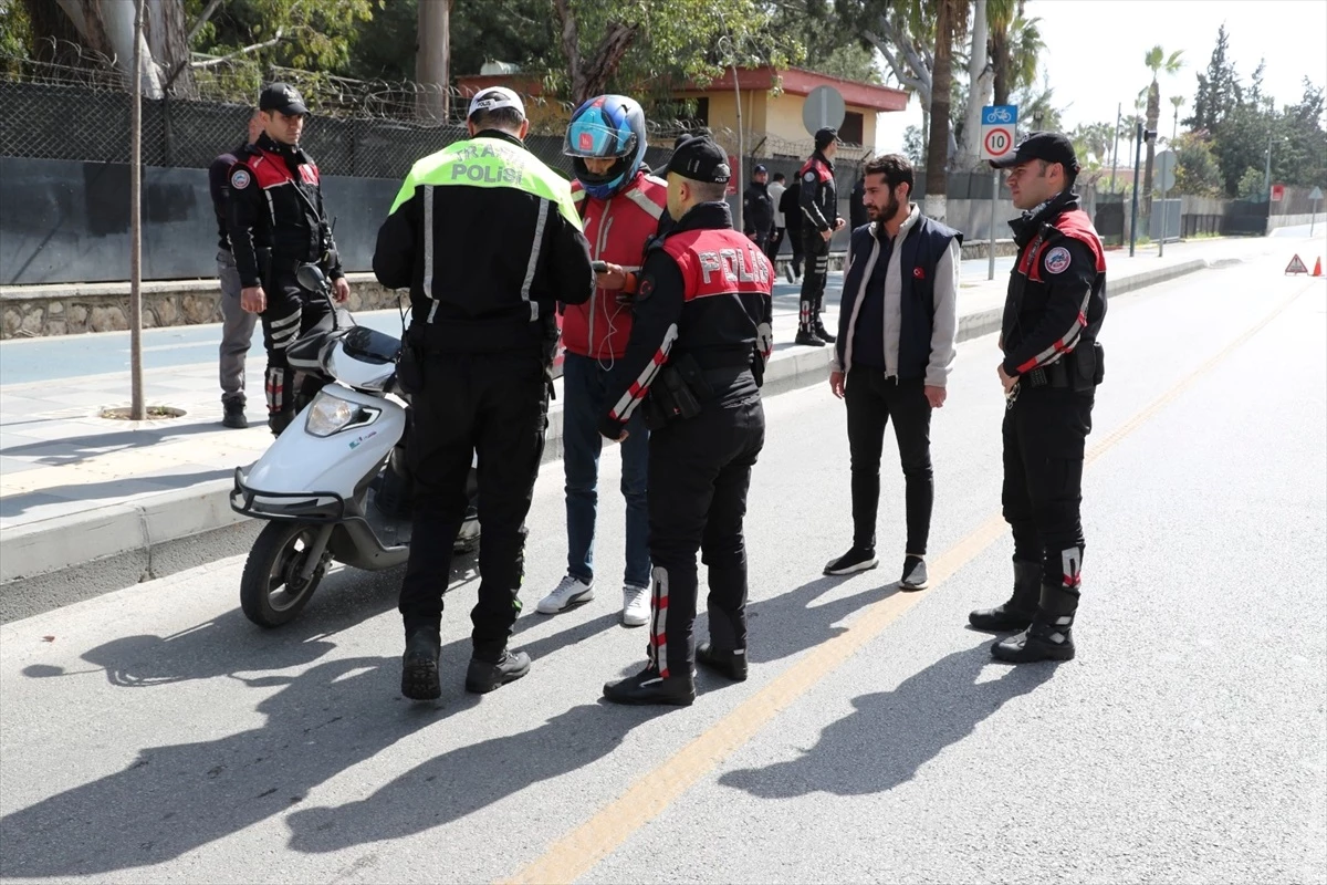Mersin'de polis denetimlerinde 22 motosiklet trafikten men edildi
