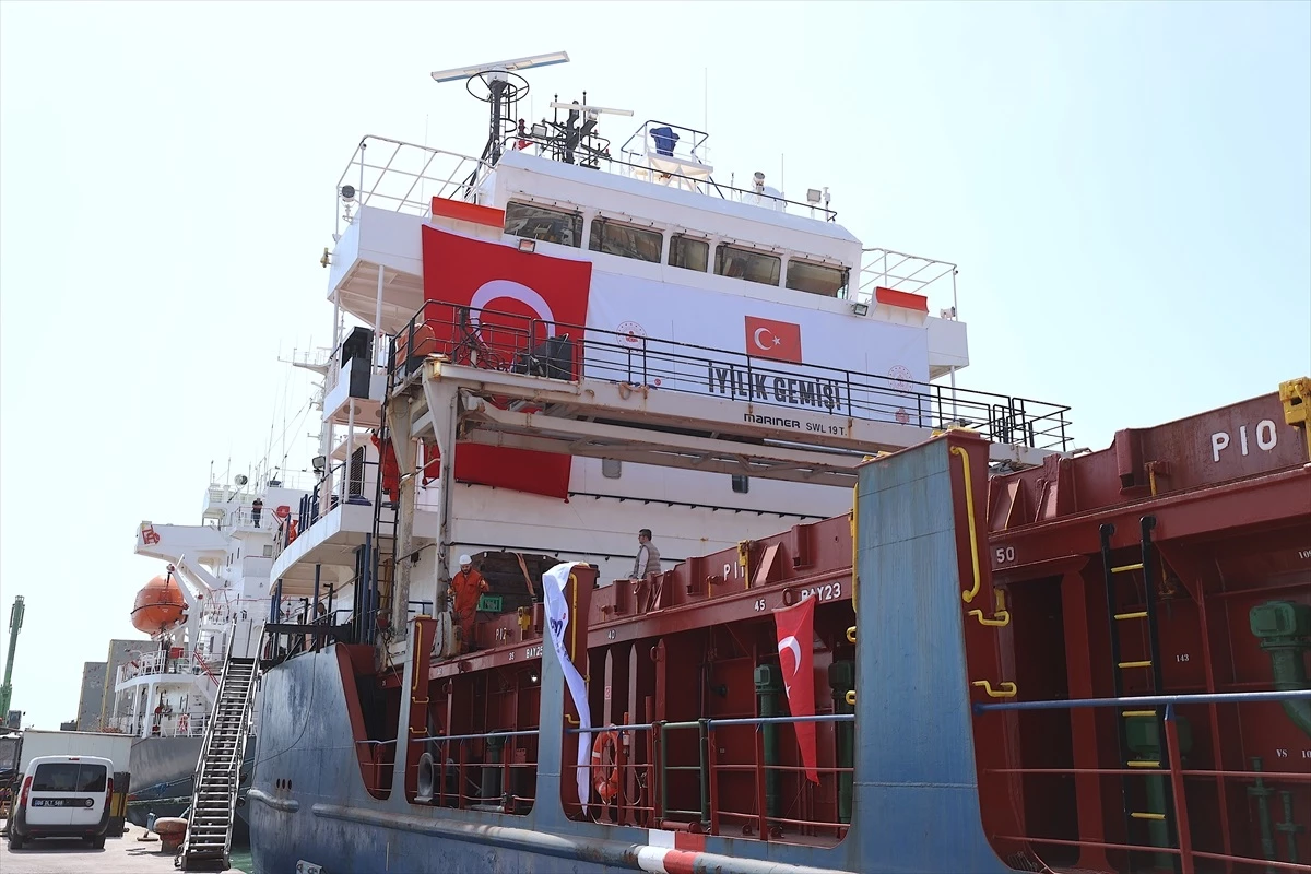 AFAD ve Vakıflar Genel Müdürlüğü işbirliğiyle Gazze'ye 2.960 ton insani yardım gemisi gönderildi