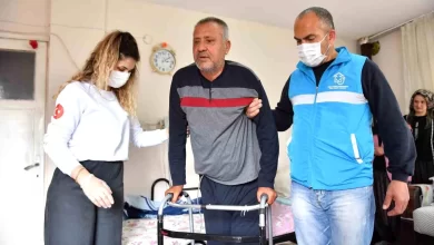 Mersin Büyükşehir Belediyesi, kaza sonucu felç geçiren vatandaşın tedavisine katkı sağladı