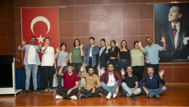 Mersin Büyükşehir Belediyesi Şehir Tiyatrosu Kursiyerleri Sahneye Hazırlanıyor