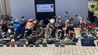 Mersin'de Yediemin Otoparkında Araç Parçalayan Şüpheliler Tutuklandı