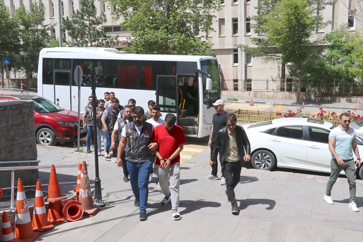 Erzurum merkezli dolandırıcılık operasyonunda 6 zanlı tutuklandı