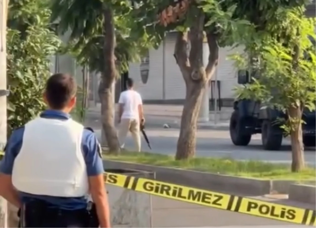 Mersin'de Polis Merkezi Önünde Pompalı Tüfekle Ateş Açıldı