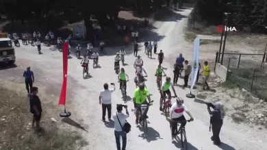 Bisiklet ve paraşüt tutkunları Mersin Erdemli'de buluştu