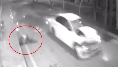Tarsus'ta Motosiklet ile Otomobil Çarpıştı: Motosiklet Sürücüsü Ağır Yaralandı