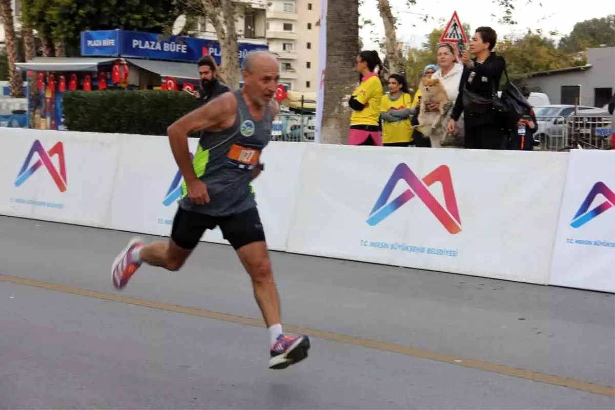 Ali Turan, 6. Uluslararası Mersin Maratonu'nda Birinci Oldu