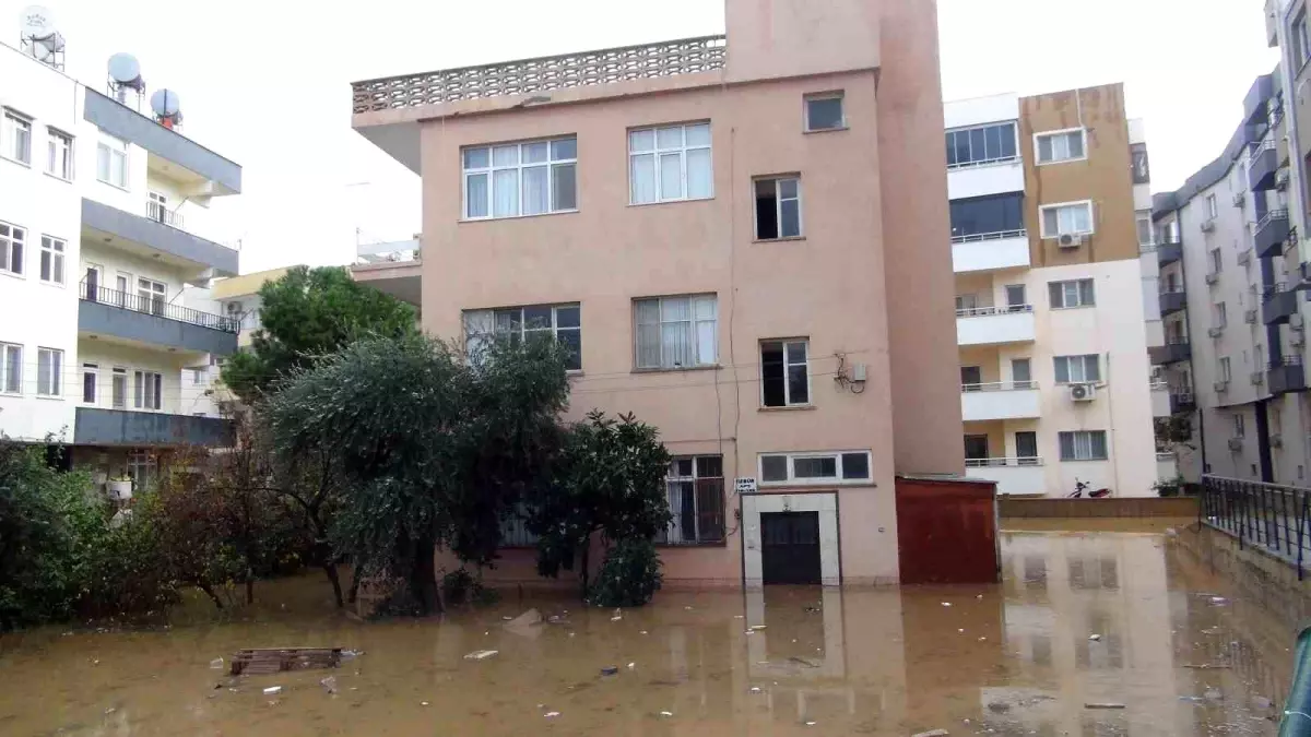 Mersin'de Aşırı Yağışlar Sel Felaketi Yarattı