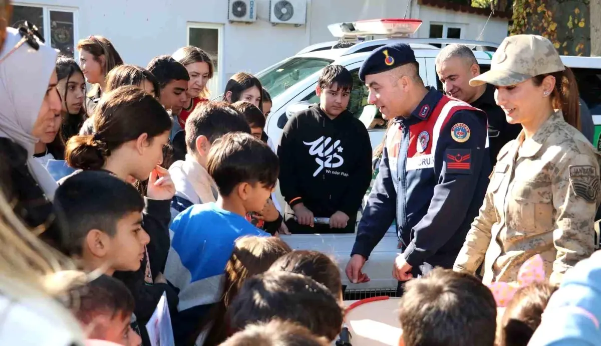 Mersin'de Jandarma Tanıtım Etkinliği