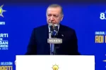 Cumhurbaşkanı Erdoğan'ın keyifli anları! Çalan şarkıya uzun uzun eşlik etti