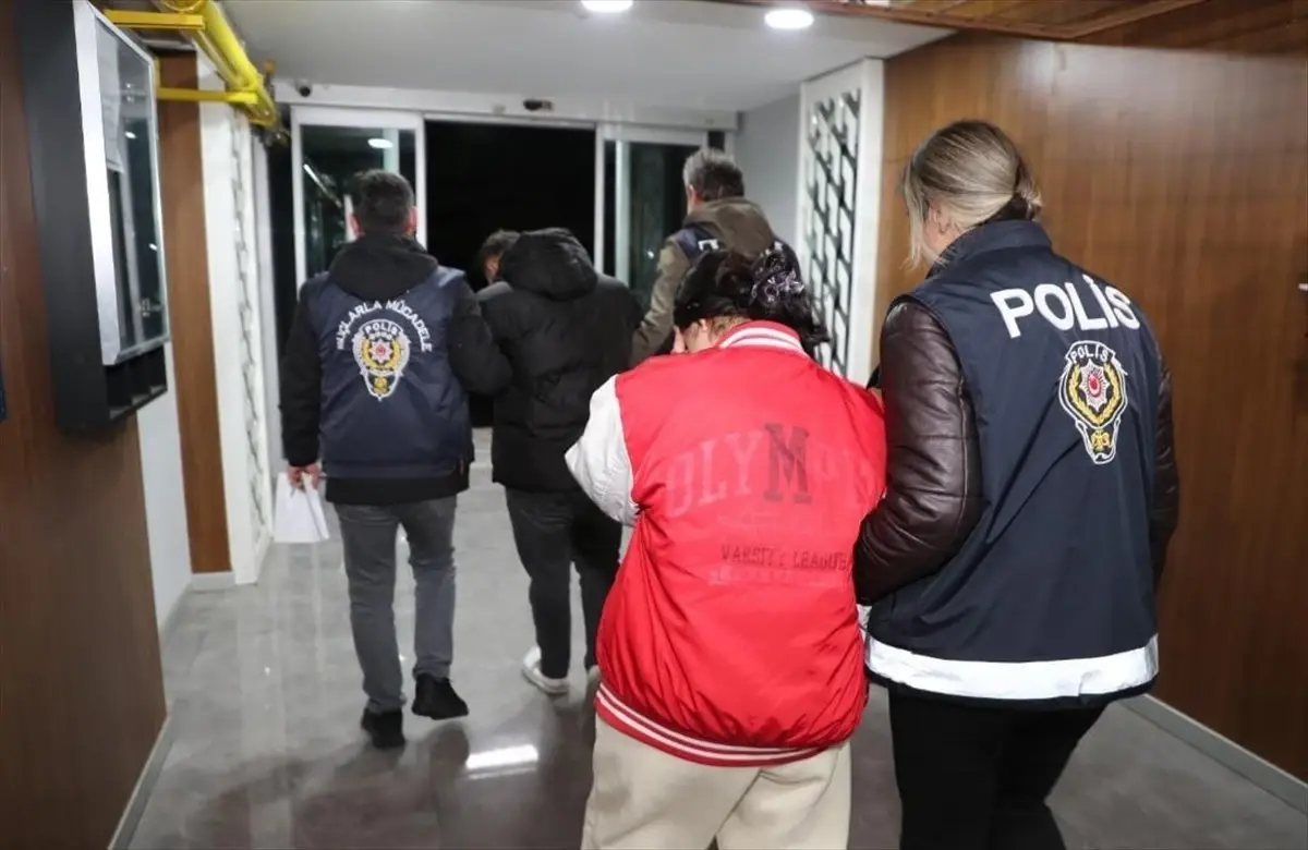 Mersin'de Dolandırıcılık Operasyonu: 3 Tutuklama