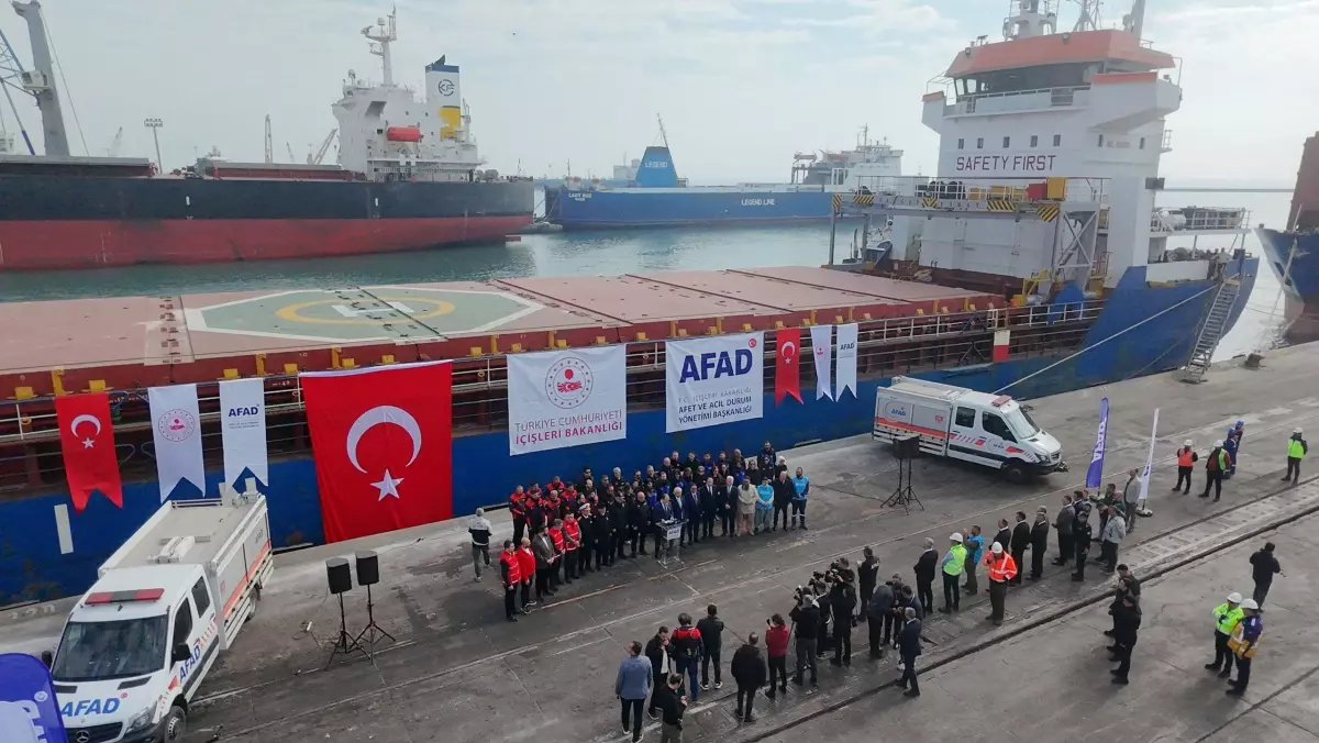 Mersin'den Gazze'ye 15. İyilik Gemisi Uğurlandı